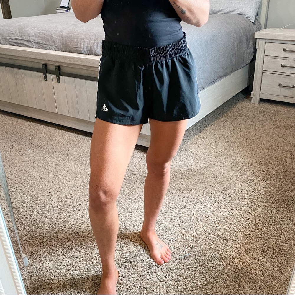 Adidas AEROREADY Prime Green Women’s Black Athletic Short Shorts Size Medium
